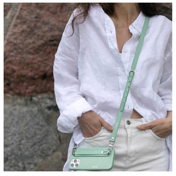 Good condition Idunnor pink leather case with strap handle - Picture 8 of 10